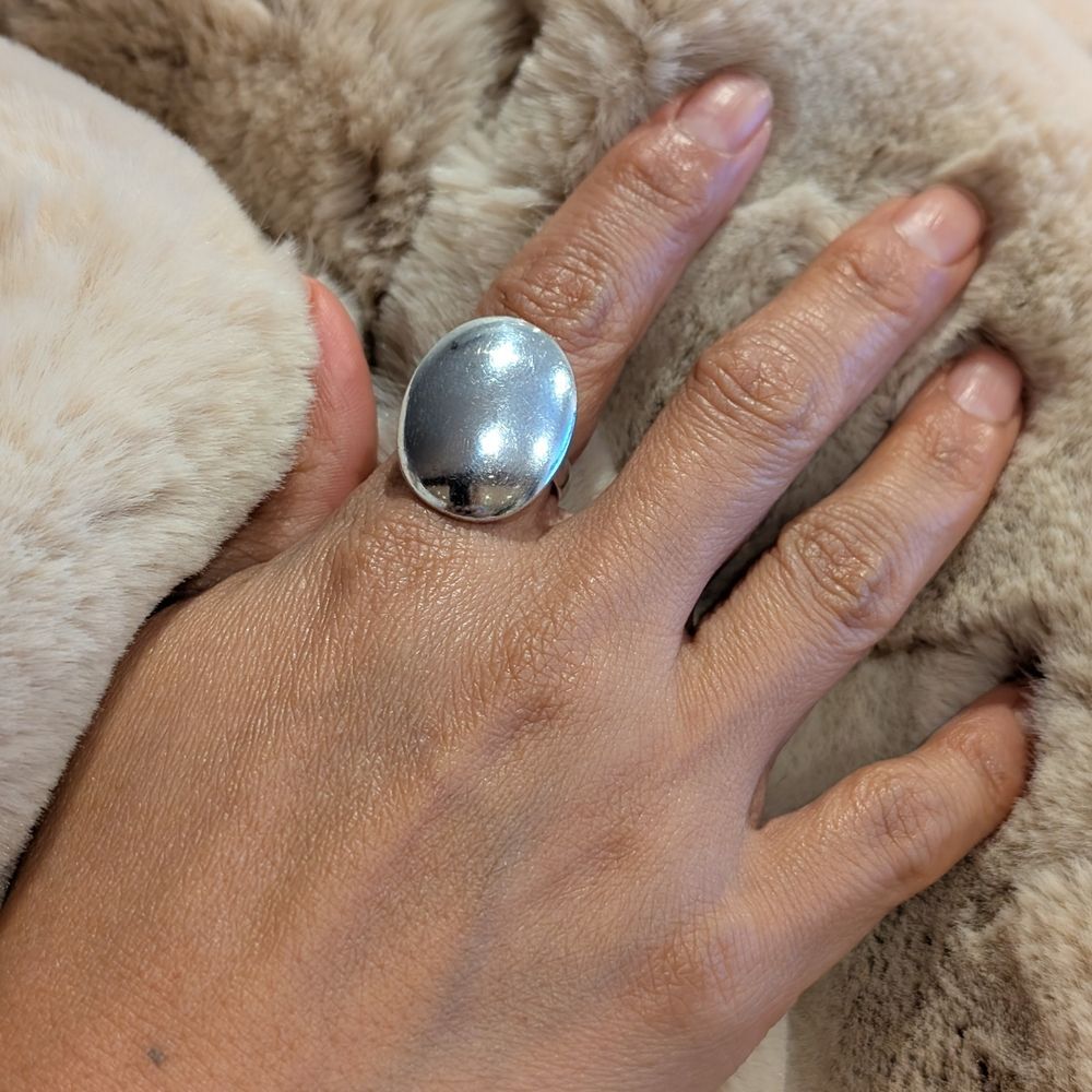 Elegant Silver Oval Ring